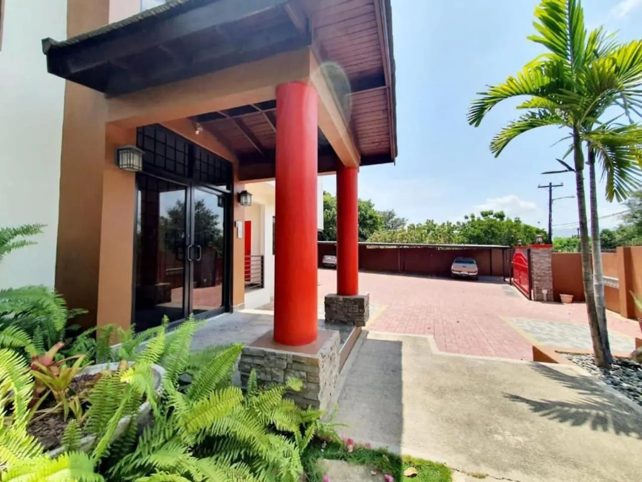 Ctbh At The Red House Daily And Monthly Rentals Kingston